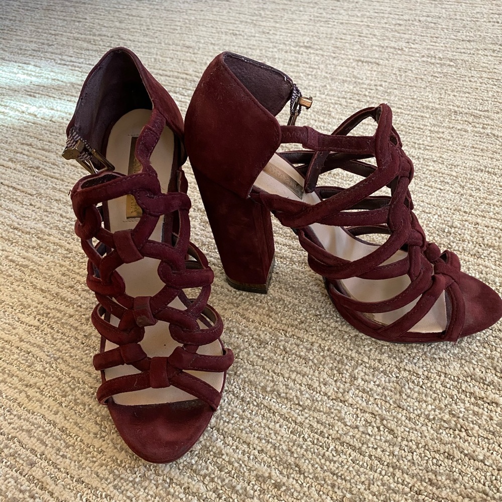 BCBG Maxazria Pumps